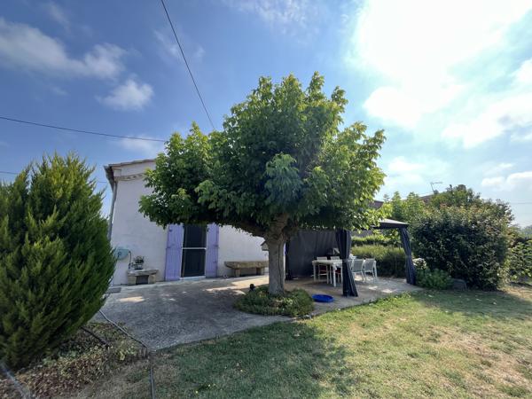Maison ancienne rénovée 142 M2 avec dépendances sur 4226 M2 de terrain