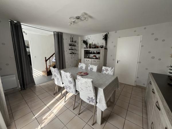Maison ancienne rénovée 142 M2 avec dépendances sur 4226 M2 de terrain