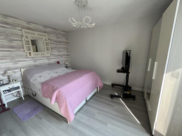 Maison ancienne rénovée 142 M2 avec dépendances sur 4226 M2 de terrain