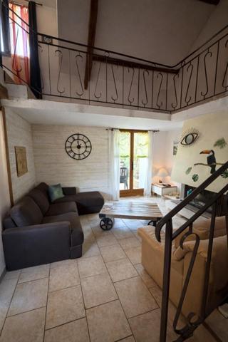 Maison + studio indépendant, beau potentiel