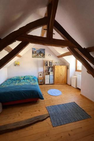 Maison + studio indépendant, beau potentiel