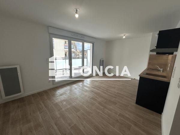 Location Studio 30 m² - 91 BOULEVARD DES ETATS UNIS La Roche Sur Yon 85000
