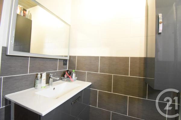 Maison à vendre  4 pièces - 111 m 2   ST GERMAIN DES FOSSES  - 03