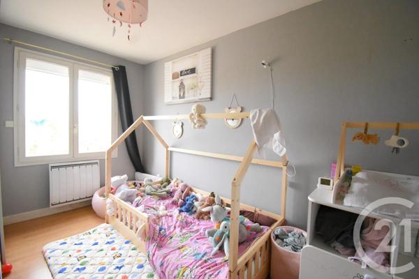Maison à vendre  4 pièces - 111 m 2   ST GERMAIN DES FOSSES  - 03
