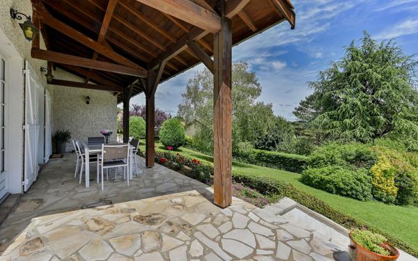 Saint-Cyr – Maison avec Vue Exceptionnelle, Piscine et Terrain de 1 800 m²