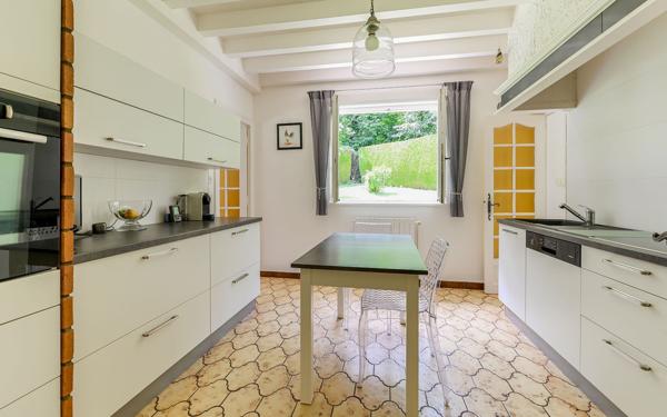 Saint-Cyr – Maison avec Vue Exceptionnelle, Piscine et Terrain de 1 800 m²