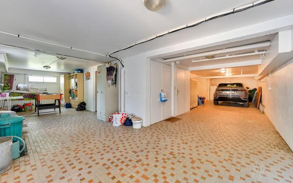 Saint-Cyr – Maison avec Vue Exceptionnelle, Piscine et Terrain de 1 800 m²