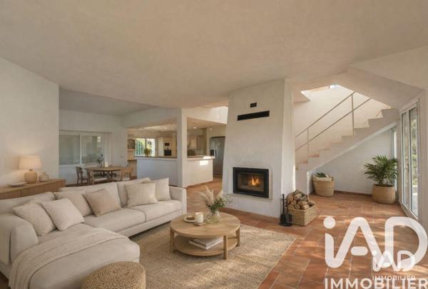 Maison à vendre 5 pièces 215 m² Roquefort-les-Pins