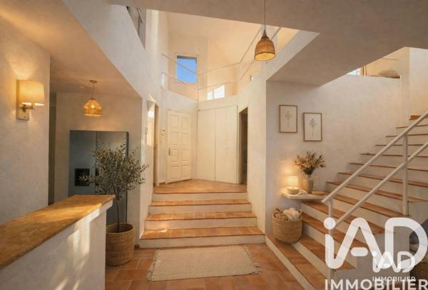 Maison à vendre 5 pièces 215 m² Roquefort-les-Pins