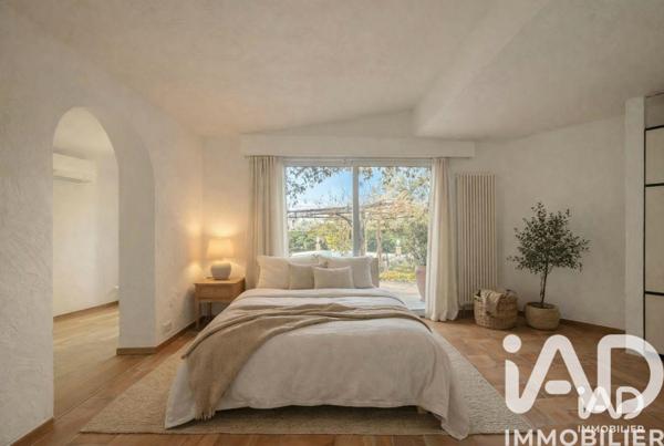 Maison à vendre 5 pièces 215 m² Roquefort-les-Pins