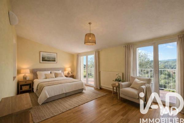 Maison à vendre 5 pièces 215 m² Roquefort-les-Pins