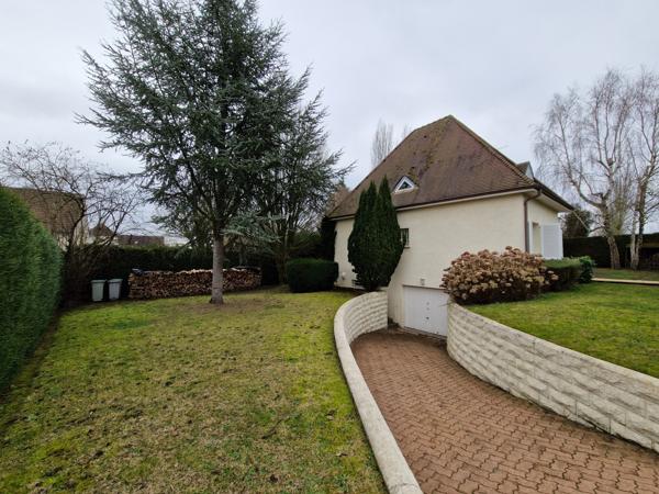 Crépy-en-Valois (60800) MAISON TRADITIONNELLE VIVABLE DE PLAIN-PIED 194 m² AVEC SOUS-SOL TOTAL