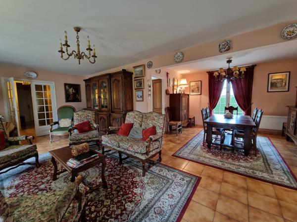 Crépy-en-Valois (60800) MAISON TRADITIONNELLE VIVABLE DE PLAIN-PIED 194 m² AVEC SOUS-SOL TOTAL