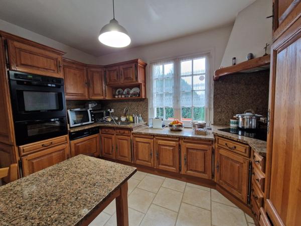 Crépy-en-Valois (60800) MAISON TRADITIONNELLE VIVABLE DE PLAIN-PIED 194 m² AVEC SOUS-SOL TOTAL