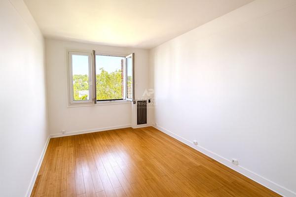 SEVRES CENTRE- APPARTEMENT 3 PIÈCES €370 000 ** - Référence 490-S