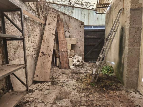 Vente Maison 2 pièces 80 m2 à La Chartre-sur-le-Loir