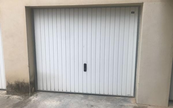 Stationnement à louer    Nîmes