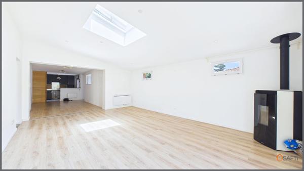 EXCLUSIVITÉ – UN APPARTEMENT AUX ALLURES DE MAISON AVEC 328 M² DE JARDIN PRIVATIF À SAINT-MÉDARD-EN-JALLES