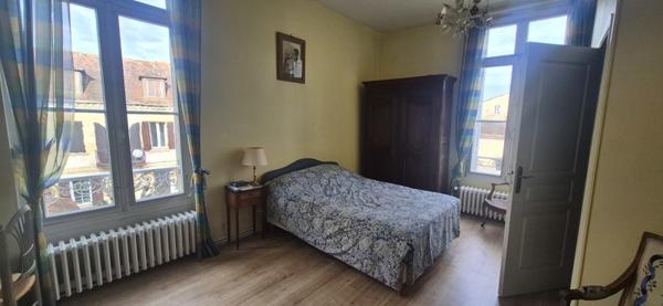 Maison à vendre |                                       Bergerac |                                        12 pièces  |  270 m²