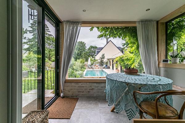 Maison 8 pièce(s) 185.19 m2 Loyer 5 500 €/mois **  - Référence  150872