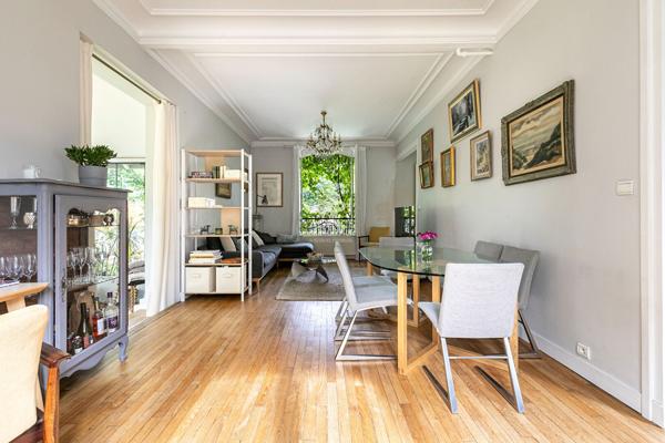 Maison 8 pièce(s) 185.19 m2 Loyer 5 500 €/mois **  - Référence  150872