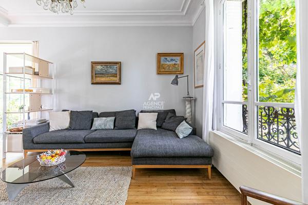 Maison 8 pièce(s) 185.19 m2 Loyer 5 500 €/mois **  - Référence  150872