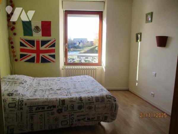 RILLE
Maison exposée façade rue au Sud-Ouest, comprenant :
-au sous-sol : cave,
-au rez-de-c...