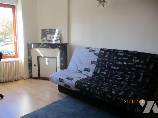 RILLE
Maison exposée façade rue au Sud-Ouest, comprenant :
-au sous-sol : cave,
-au rez-de-c...