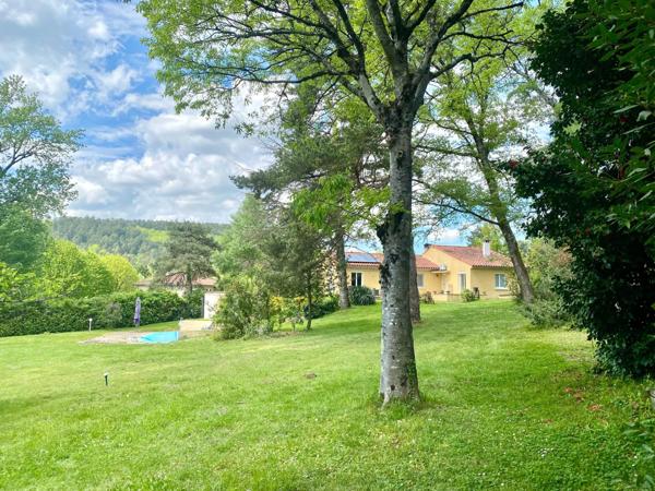 Villa de plain pied avec piscine