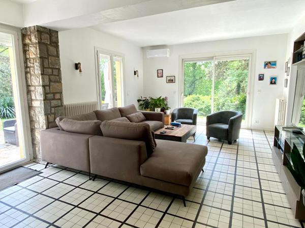 Villa de plain pied avec piscine