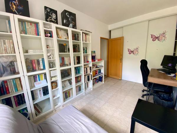 Villa de plain pied avec piscine