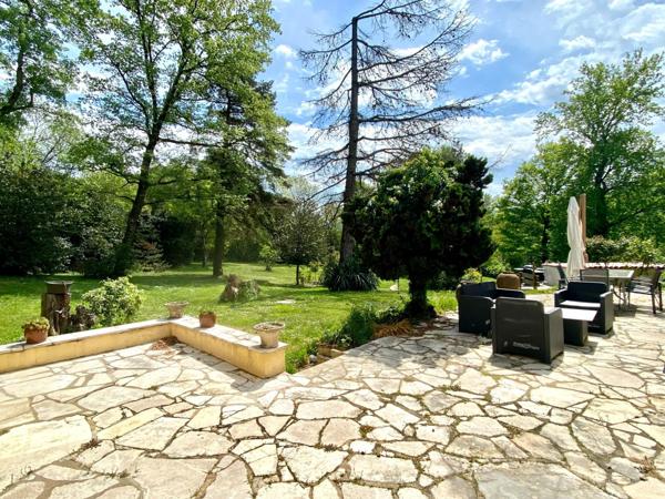 Villa de plain pied avec piscine