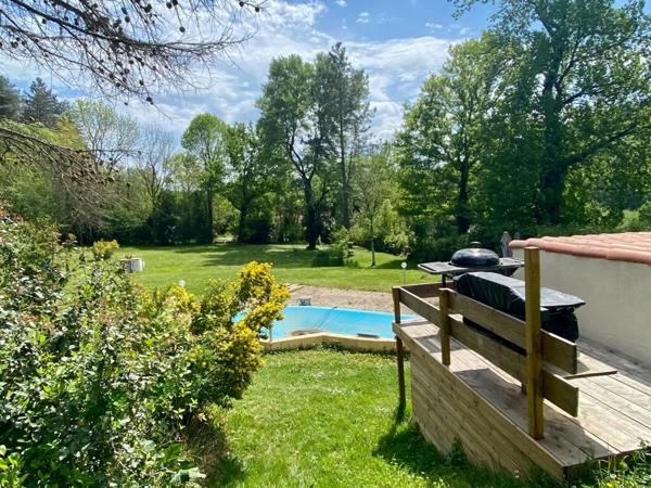 Villa de plain pied avec piscine