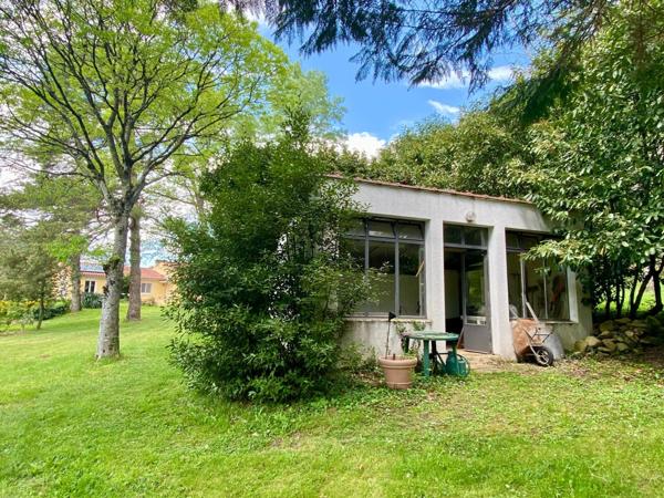 Villa de plain pied avec piscine