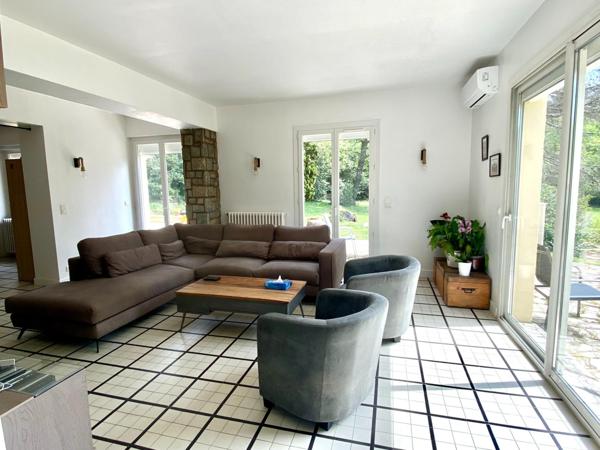 Villa de plain pied avec piscine