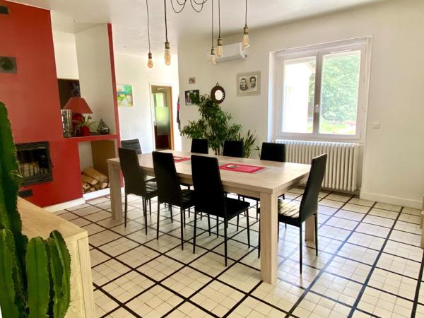 Villa de plain pied avec piscine