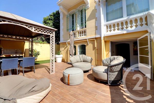 Maison à vendre  7 pièces - 244 m2 ST RAPHAEL - 83