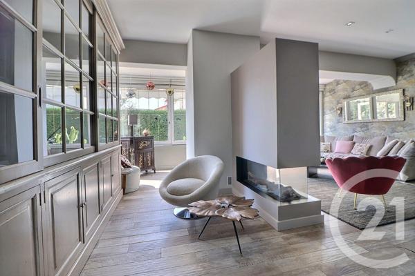 Maison à vendre  7 pièces - 244 m2 ST RAPHAEL - 83