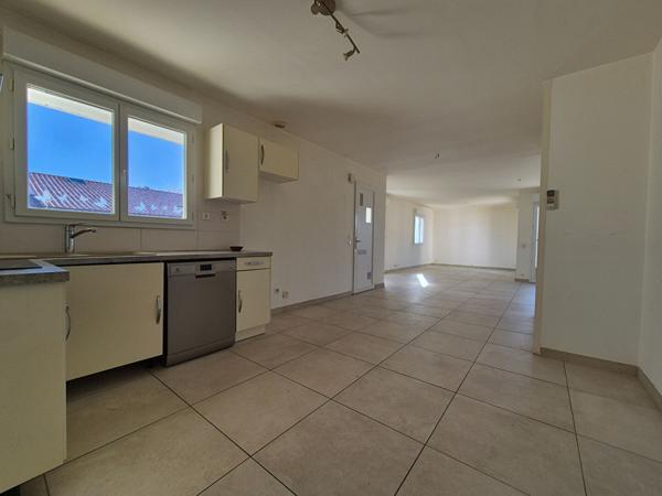 Maison Surgeres 4 pièce(s)