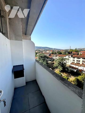 GRAND T4 TRAVERSANT DE 104,55 m² – DERNIER ÉTAGE – VUE IMPRENABLE