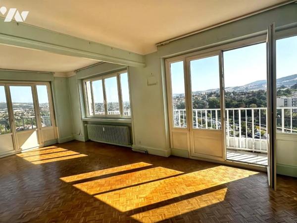 GRAND T4 TRAVERSANT DE 104,55 m² – DERNIER ÉTAGE – VUE IMPRENABLE
