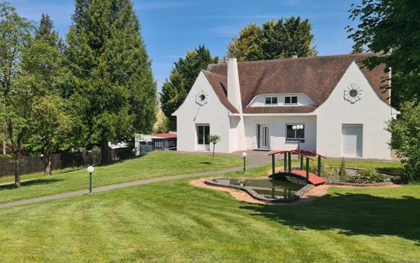 Maison à vendre    7 pièces • 248,05 m2 Ailly-sur-Noye