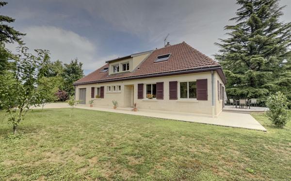 Maison à vendre    7 pièces •  Ouges