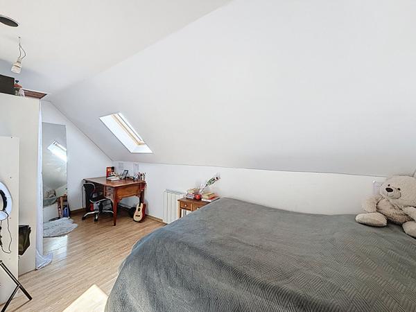 Maison située à Saint Pathus - 8 pièces - 6 chambres - jardin de 647 m2 - appartement indépendant