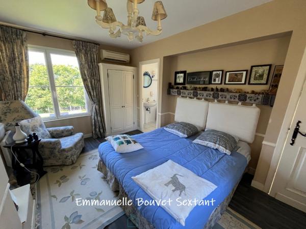 Grande longère du 19ème rénovée, 320 m², gîte et chambres d'hôtes, terrain de 1,5 ha, 5 min des commodités