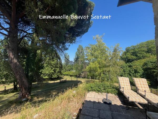 Grande longère du 19ème rénovée, 320 m², gîte et chambres d'hôtes, terrain de 1,5 ha, 5 min des commodités