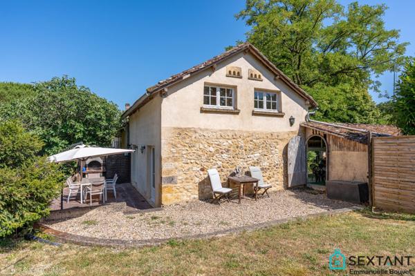 Grande longère du 19ème rénovée, 320 m², gîte et chambres d'hôtes, terrain de 1,5 ha, 5 min des commodités