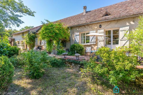 Grande longère du 19ème rénovée, 320 m², gîte et chambres d'hôtes, terrain de 1,5 ha, 5 min des commodités