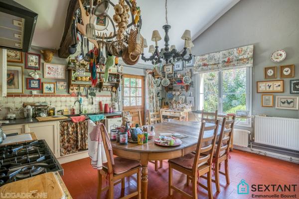 Grande longère du 19ème rénovée, 320 m², gîte et chambres d'hôtes, terrain de 1,5 ha, 5 min des commodités