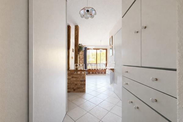 Appartement avec loggia et vue imprenable sur les montagnes